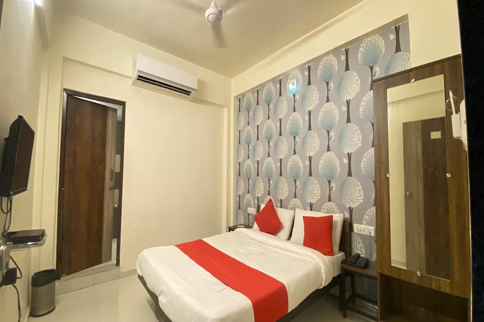 Hotel Kalyan Palace Watuwa Exterior foto