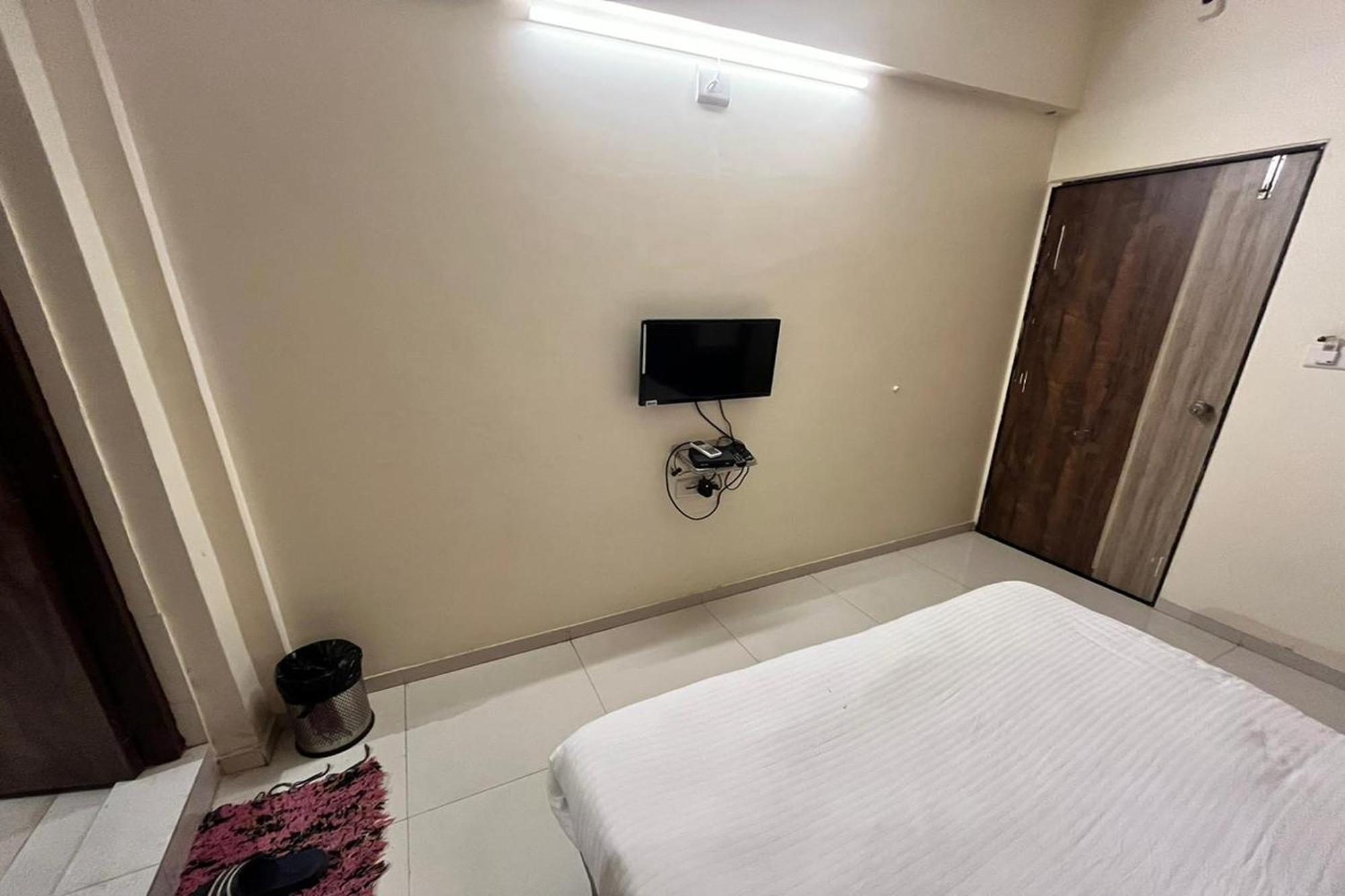 Hotel Kalyan Palace Watuwa Exterior foto