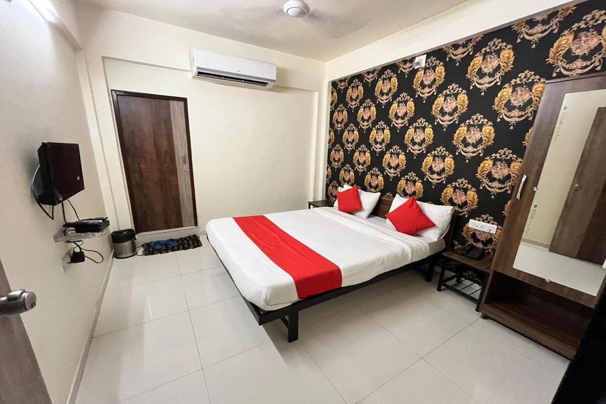 Hotel Kalyan Palace Watuwa Exterior foto